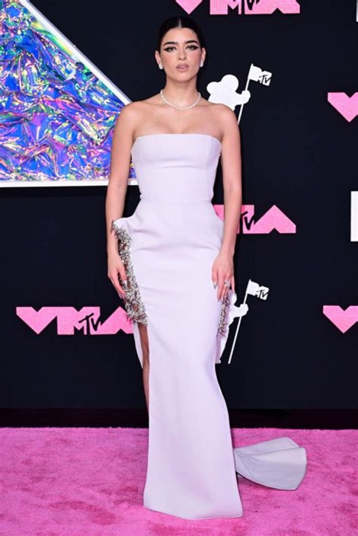 2023 VMAs Red Carpet Fashion and Arrival Photos – Hollywood Life