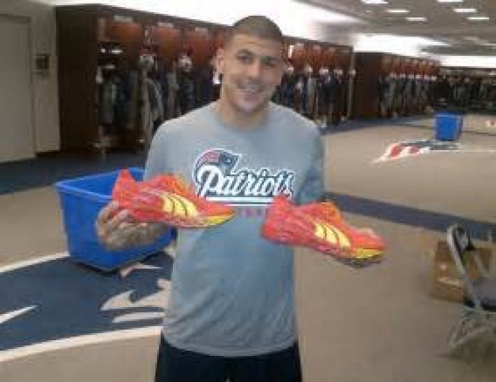 Aaron Hernandez Tweet After Murder Of Odin Lloyd– Creepy – Hollywood Life
