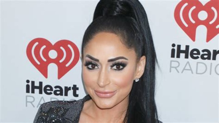 Angelina Pivarnick’s Reaction To Her Breast Implants Revealed By Doctor – Hollywood Life