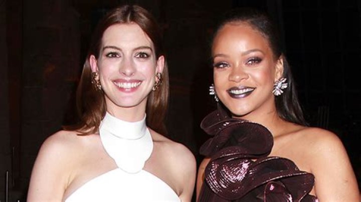 Anne Hathaway Reveals Rihanna Complimented Her Ass On ‘Ocean’s 8’ Set – Hollywood Life