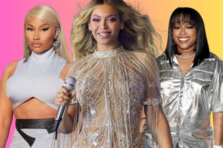 Beyonce, Kim, & More Celebs’ Sweet Kisses With Their Babies — PICS