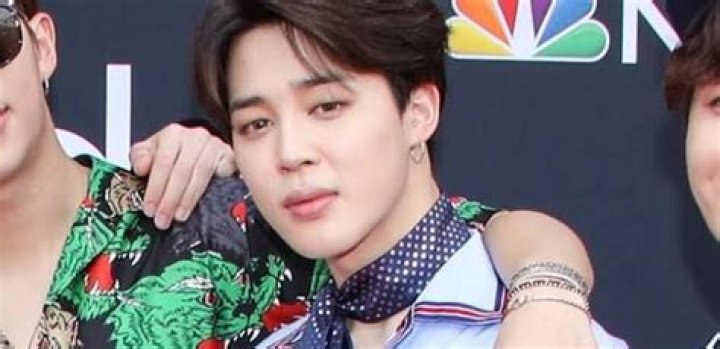 BTS’ Jimin Shows Off Blond Hair In 1st Selfie Of 2020 & Fans Go Wild — See Pic