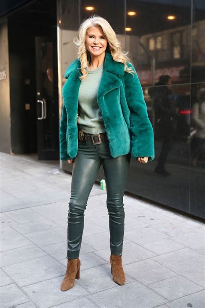Celebrities Wearing Faux Fur – Pics Of Stars In Furry Jackets – Hollywood Life
