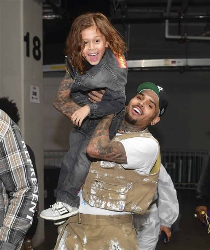 Chris Brown’s Son Aeko’s Long Curly Hair In New Pics – Hollywood Life