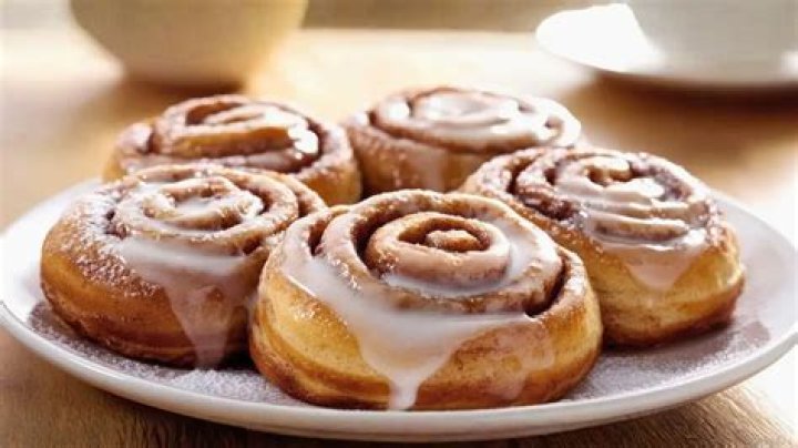 Cinnamon Rolls (Exclusive) – Hollywood Life