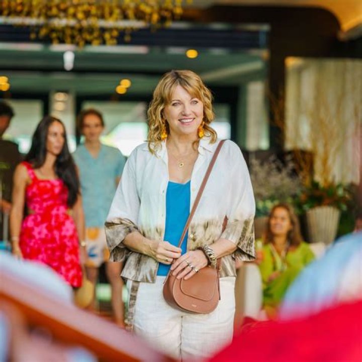 Exclusive Sneak Peek – Hollywood Life