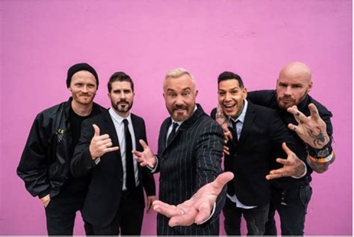 Goldfinger’s John Feldmann On New Deluxe Album, Avril Lavigne & More – Hollywood Life