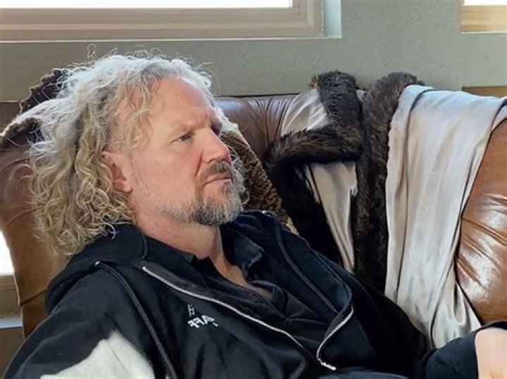 His Reaction – Hollywood Life