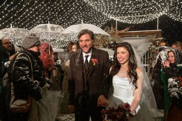 ‘How I Met Your Mother’s Josh Radnor Reveals He Got Married in Snowy Ceremony