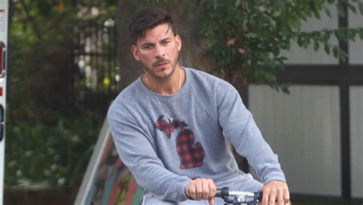 Jax Taylor Not Wearing Wedding Ring From Brittany Cartwright — Pics – Hollywood Life