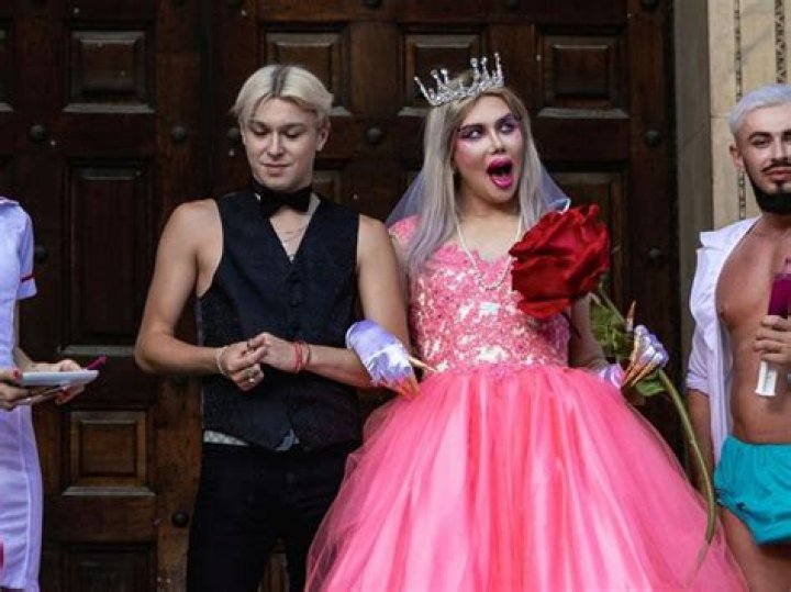 Jeremy London’s Wife Alleges She Was Dragged By His Car In Horrifying 911 Call — Listen