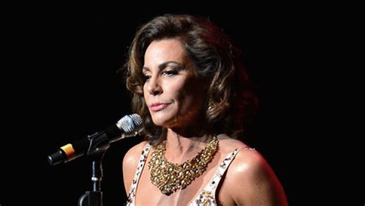 LuAnn De Lesseps Says It’s ‘Challenging’ To Stay Sober On ‘RHONY’ – Hollywood Life