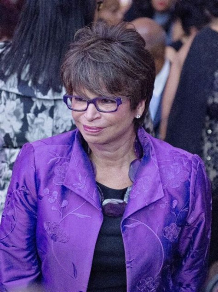 [PHOTOS] Valerie Jarrett — PICS – Hollywood Life