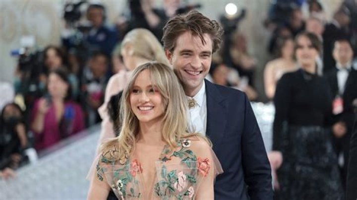 Robert Pattinson Fans Convinced He’s Quarantined With Suki Waterhouse After Hint In ‘GQ’ Article