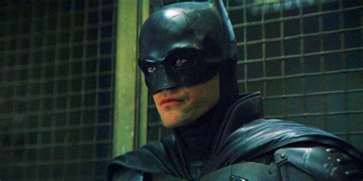 Robert Pattinson Wears Batman Suit In New Video For Movie: Watch – Hollywood Life