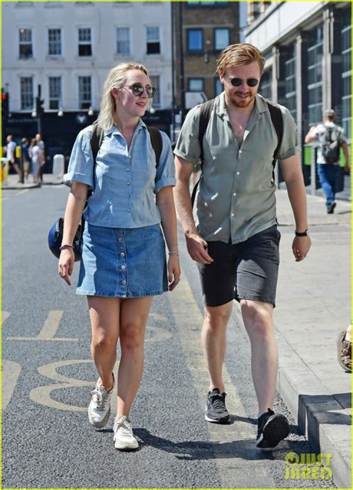 Saoirse Ronan And Boyfriend Jack Lowden Take Walk In London — Photos – Hollywood Life