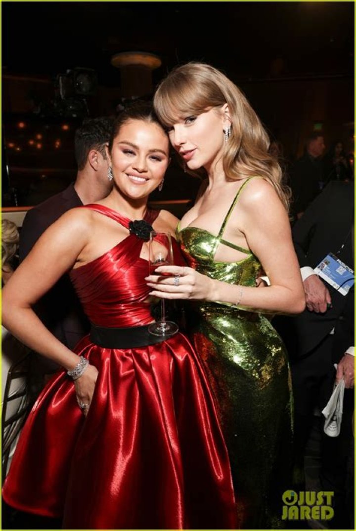 Taylor Swift and Selena Gomez Have Sweet Golden Globes Moment – Hollywood Life