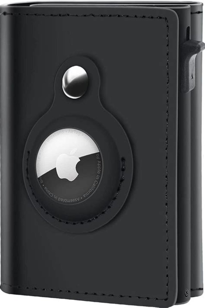 This Air Tag Wallet Is 36% Off & Makes a Great Christmas Gift for a Friend